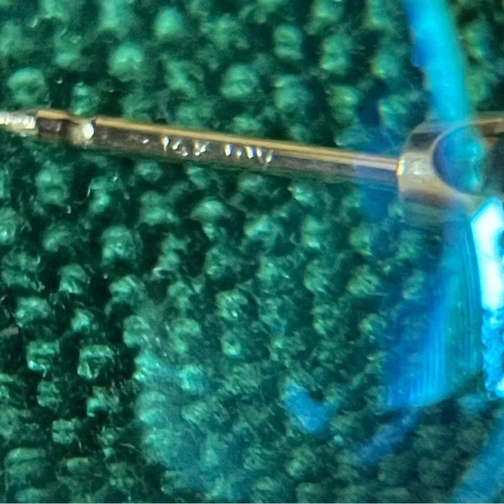 solid 10k gold studs - Picture 3 of 6